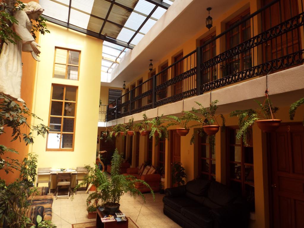 Hotel Kasa Kamelot Quetzaltenango Exterior photo