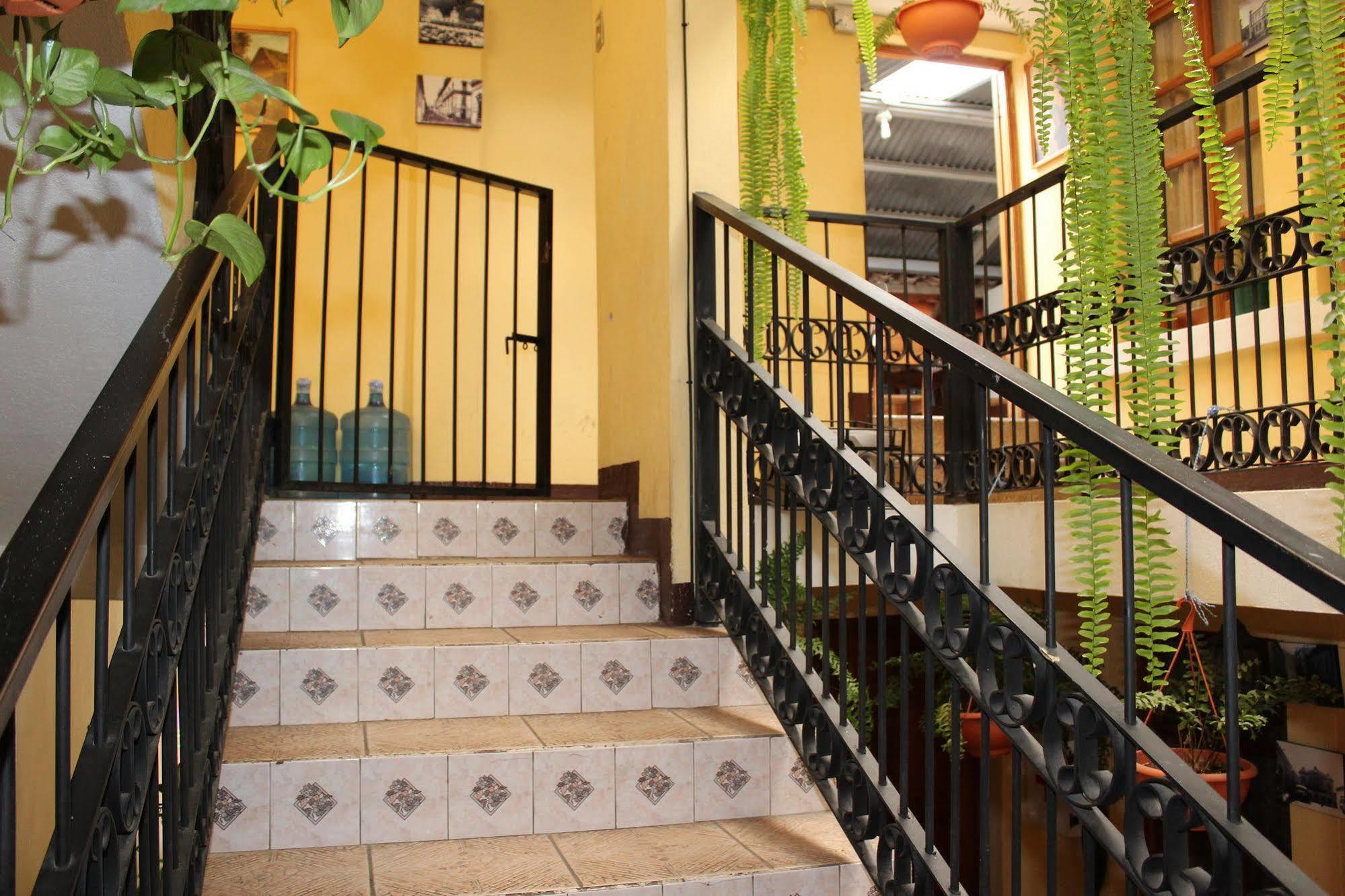 Hotel Kasa Kamelot Quetzaltenango Exterior photo